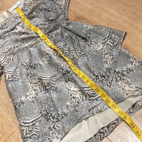 Elizabeth and James animal print silk dress size 4 - Picture 6 of 10